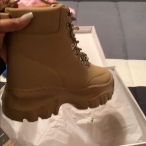 Boot sneakers